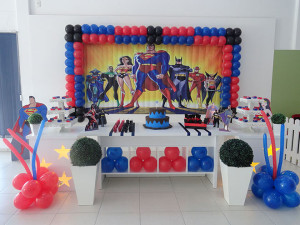 Decoração Liga da Justiça para festa infantil